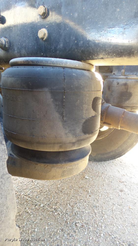 image for item DA0408 2007 Peterbilt 379 semi truck