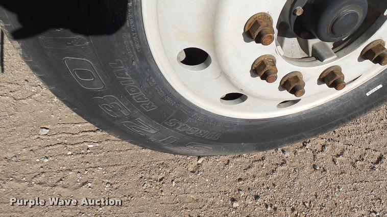 image for item DA0408 2007 Peterbilt 379 semi truck