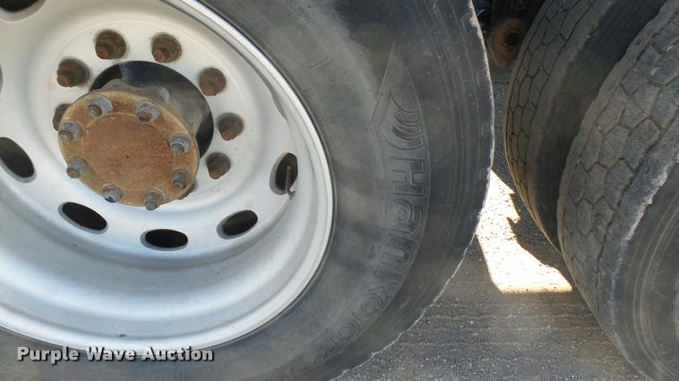 image for item DA0408 2007 Peterbilt 379 semi truck