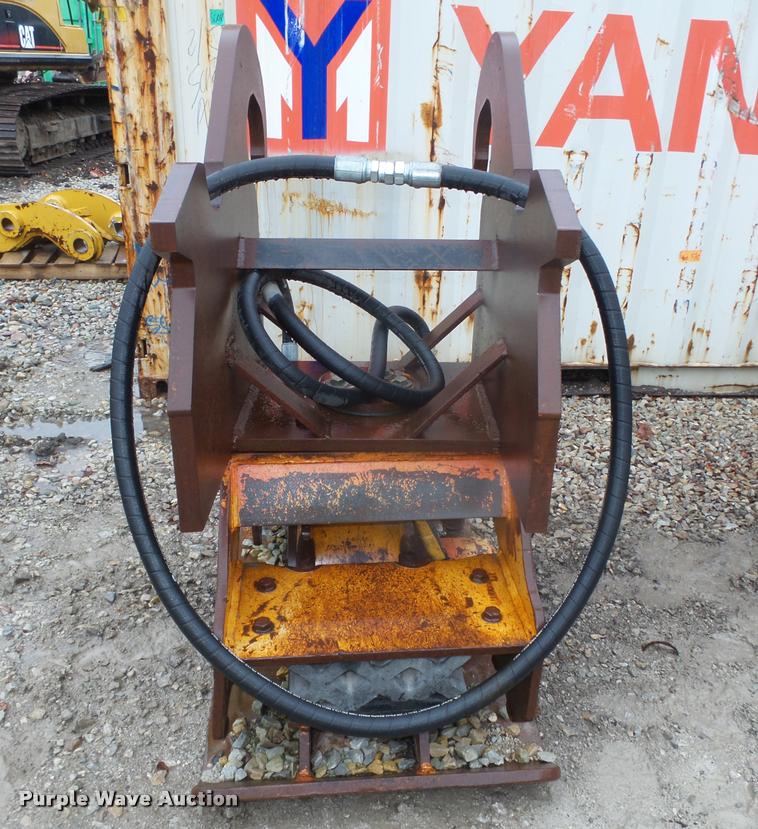 image for item DA0549 Hydraulic plate compactor