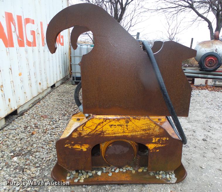 image for item DA0549 Hydraulic plate compactor