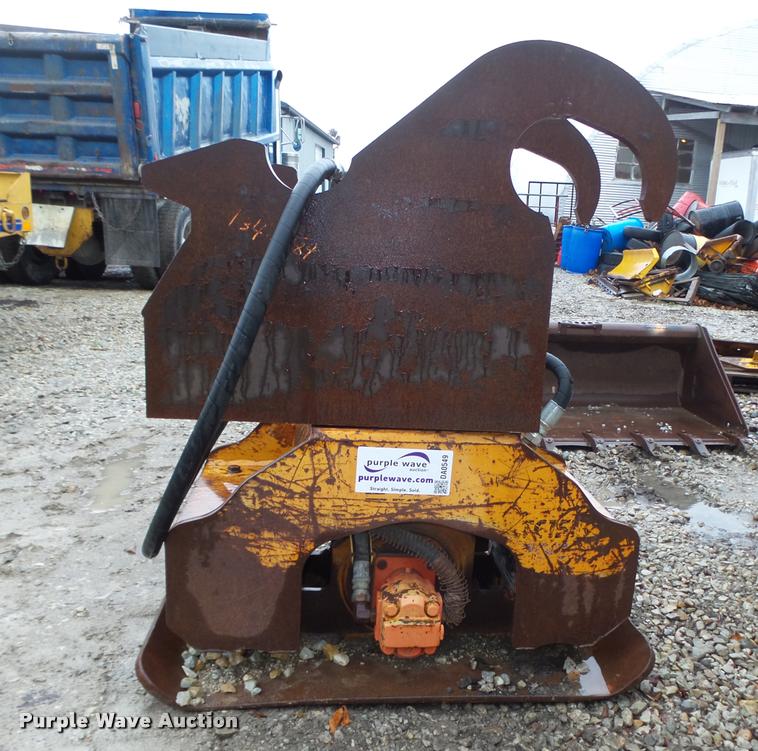 image for item DA0549 Hydraulic plate compactor