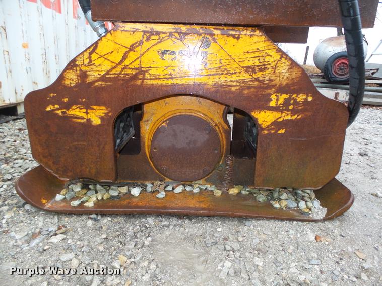 image for item DA0549 Hydraulic plate compactor