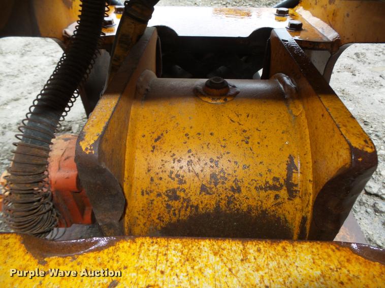 image for item DA0549 Hydraulic plate compactor