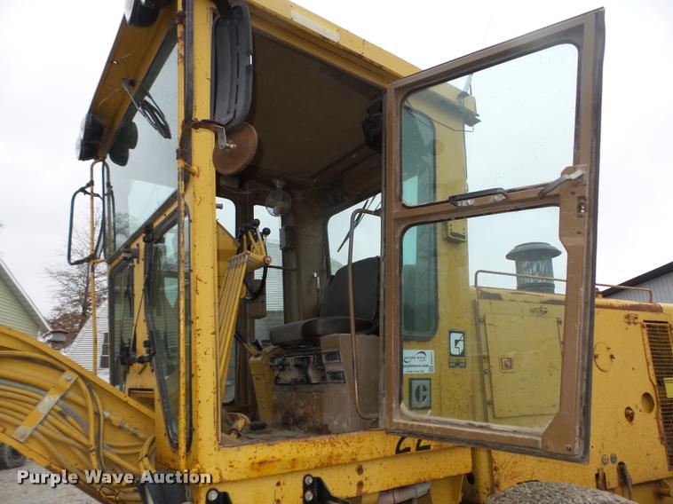 image for item DA0551 1989 Caterpillar 140G motor grader