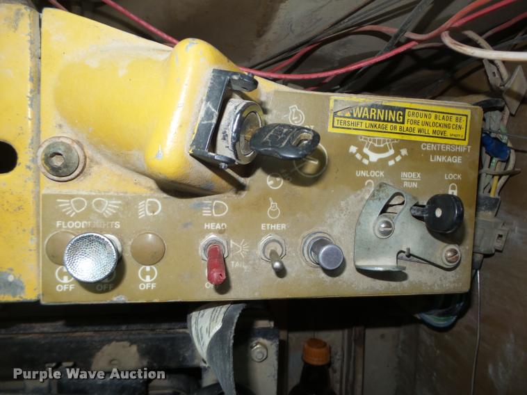 image for item DA0551 1989 Caterpillar 140G motor grader