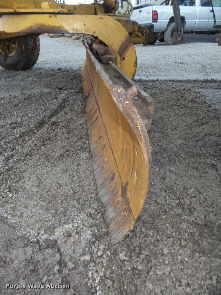 image for item DA0551 1989 Caterpillar 140G motor grader