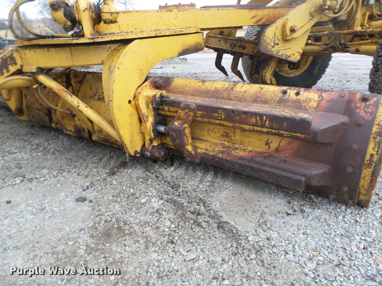 image for item DA0551 1989 Caterpillar 140G motor grader