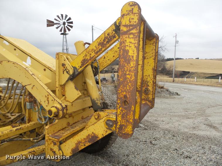 image for item DA0551 1989 Caterpillar 140G motor grader