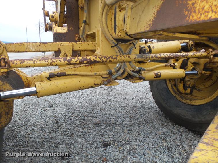 image for item DA0551 1989 Caterpillar 140G motor grader