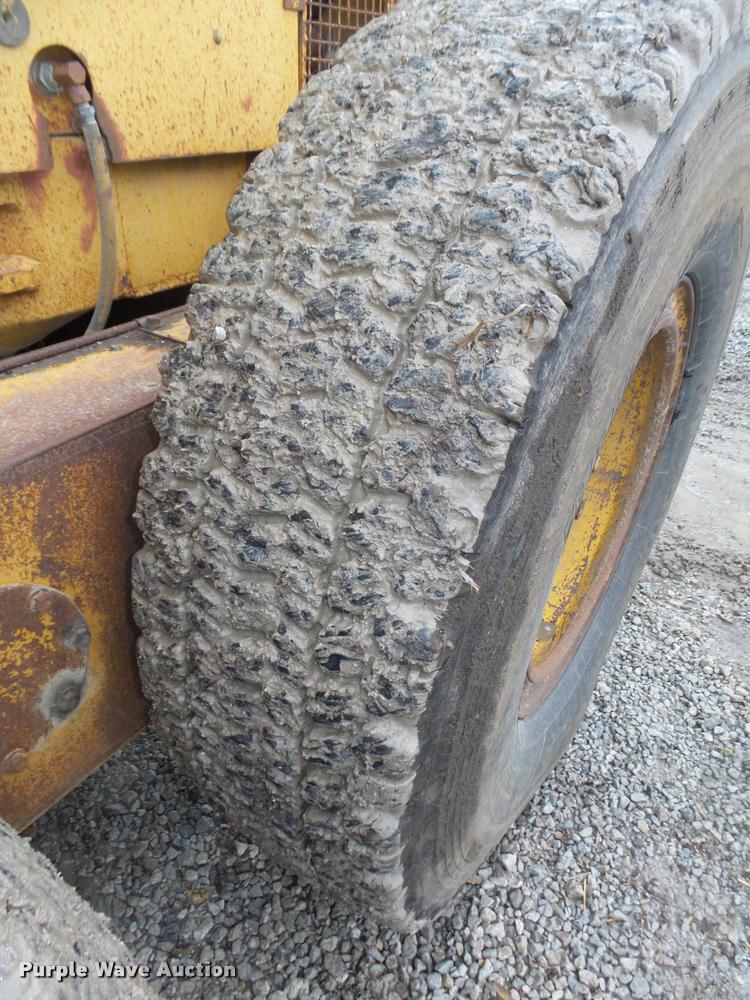 image for item DA0551 1989 Caterpillar 140G motor grader