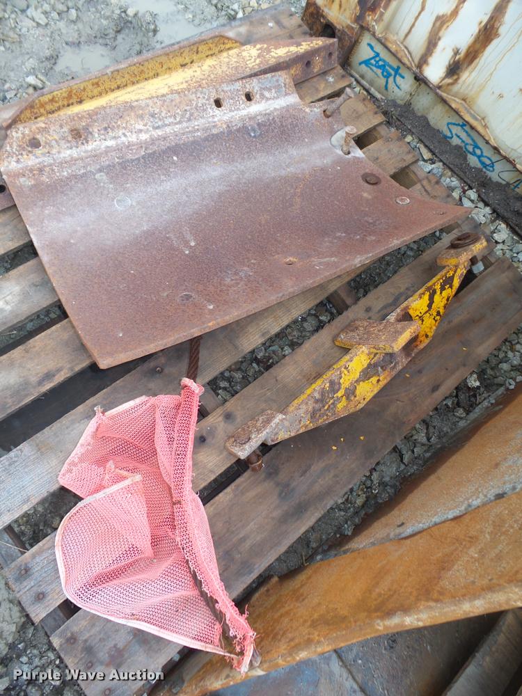 image for item DA0551 1989 Caterpillar 140G motor grader