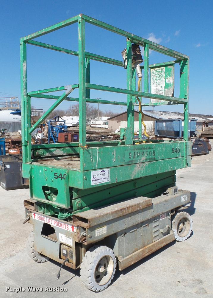 image for item DA0569 Mec 1632 scissor lift