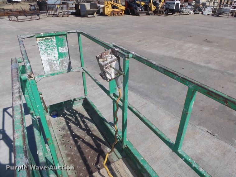 image for item DA0569 Mec 1632 scissor lift