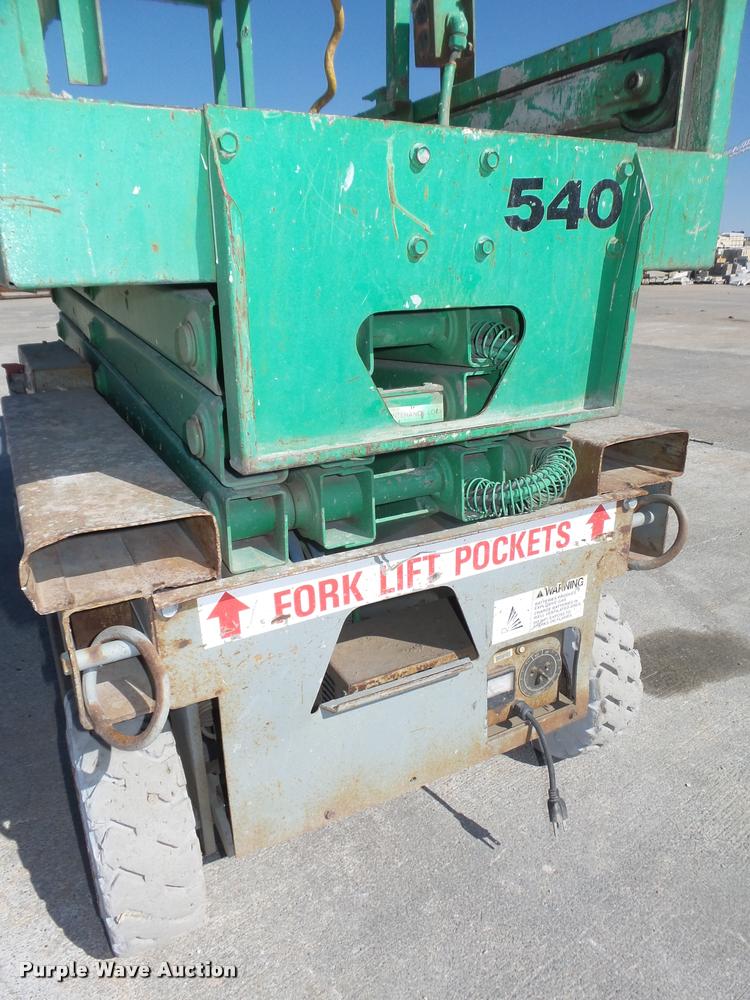 image for item DA0569 Mec 1632 scissor lift
