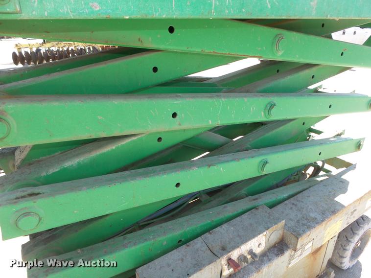 image for item DA0569 Mec 1632 scissor lift