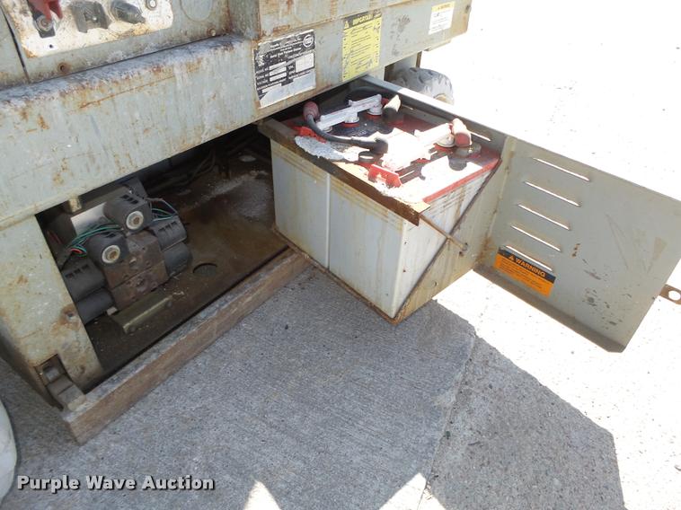 image for item DA0569 Mec 1632 scissor lift