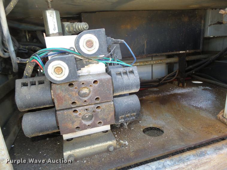 image for item DA0569 Mec 1632 scissor lift