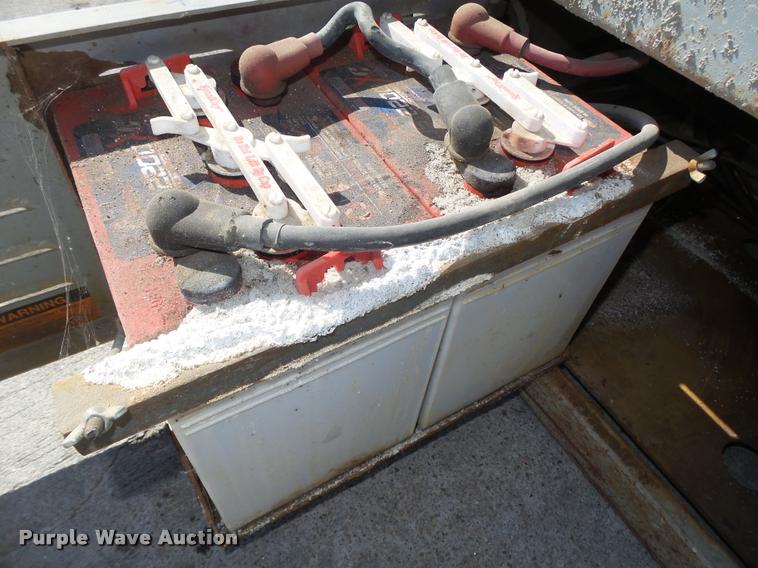 image for item DA0569 Mec 1632 scissor lift