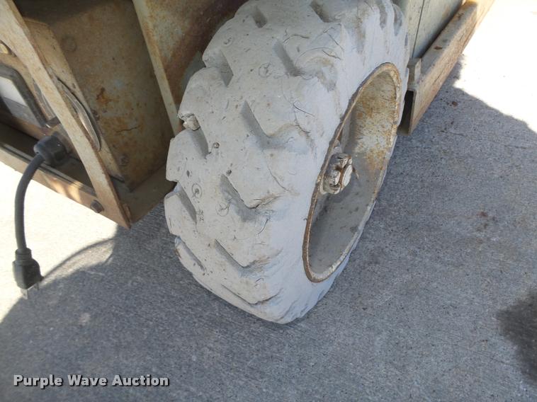 image for item DA0569 Mec 1632 scissor lift