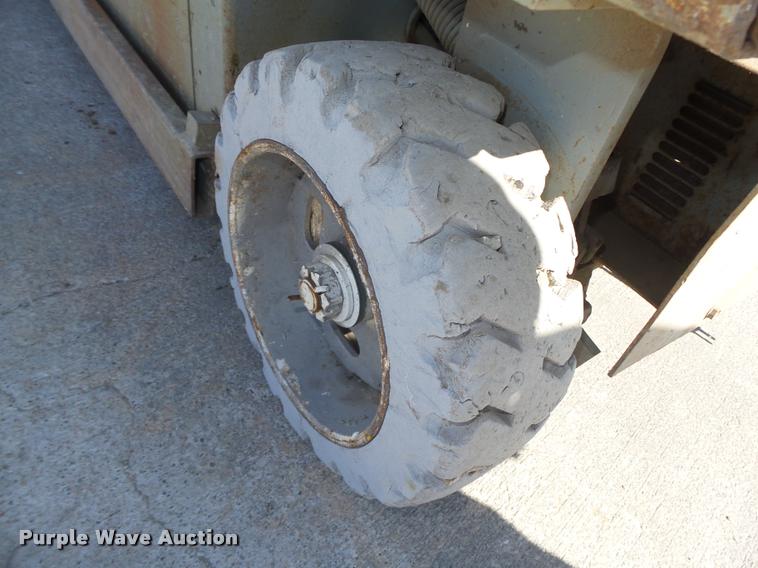 image for item DA0569 Mec 1632 scissor lift