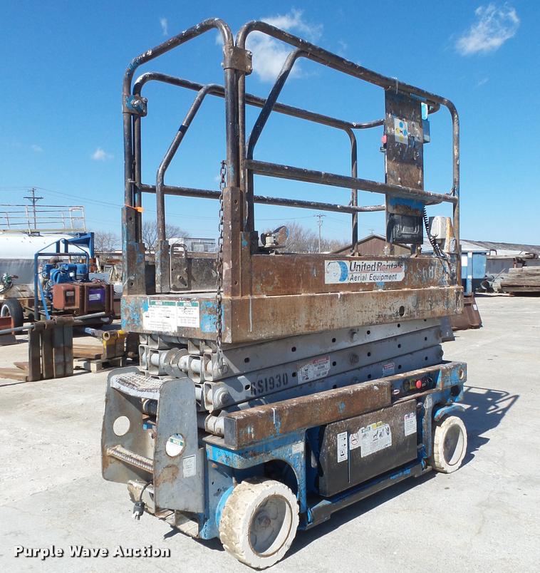 image for item DA0570 Genie GS1930 scissor lift