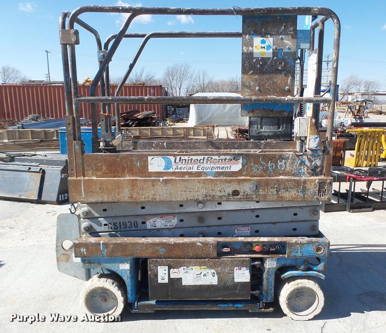 image for item DA0570 Genie GS1930 scissor lift