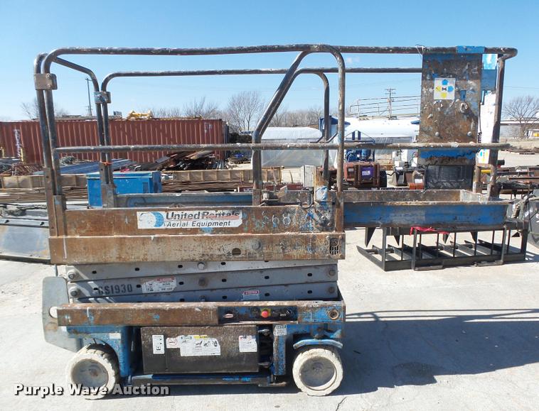 image for item DA0570 Genie GS1930 scissor lift