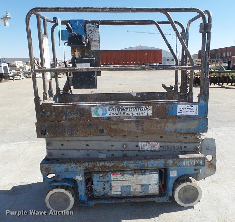 image for item DA0570 Genie GS1930 scissor lift