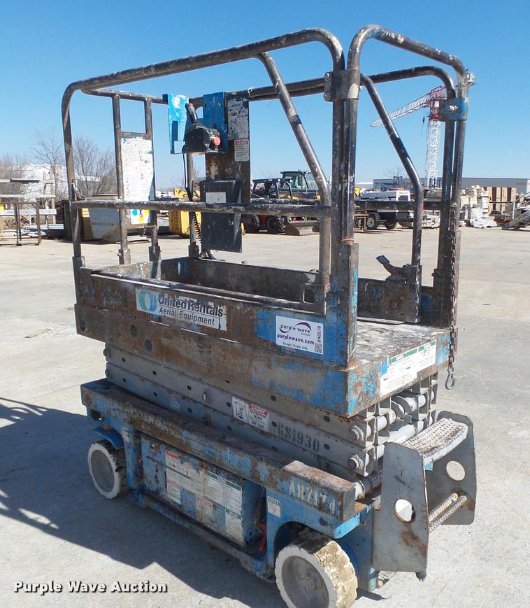 image for item DA0570 Genie GS1930 scissor lift