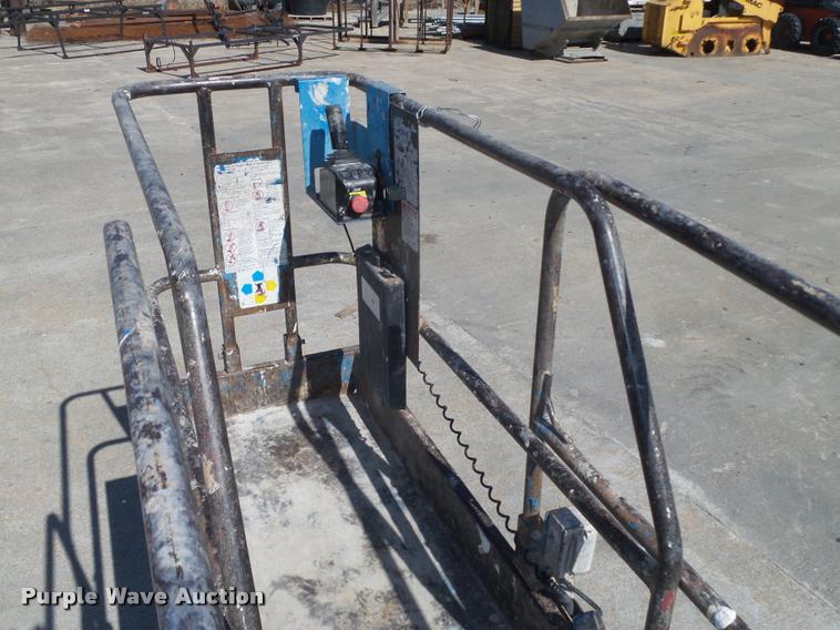 image for item DA0570 Genie GS1930 scissor lift