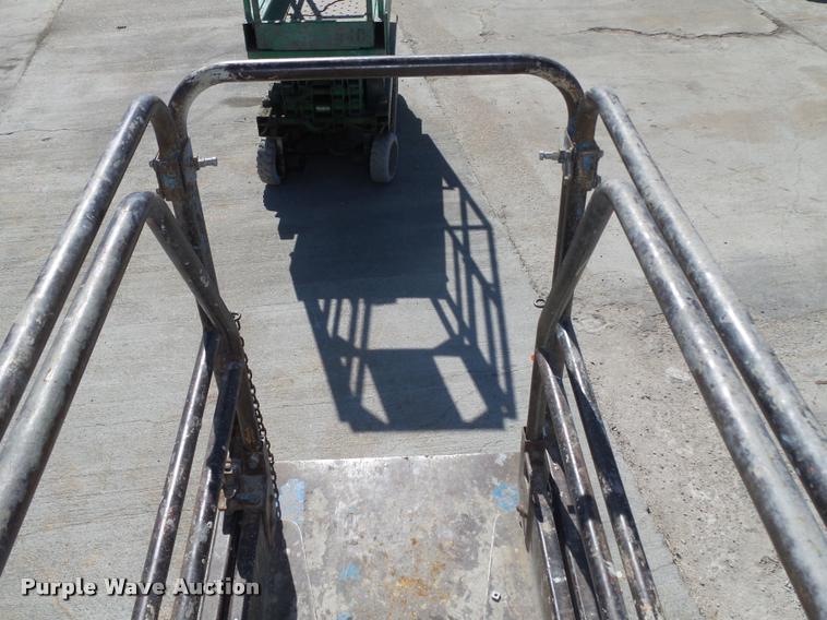 image for item DA0570 Genie GS1930 scissor lift