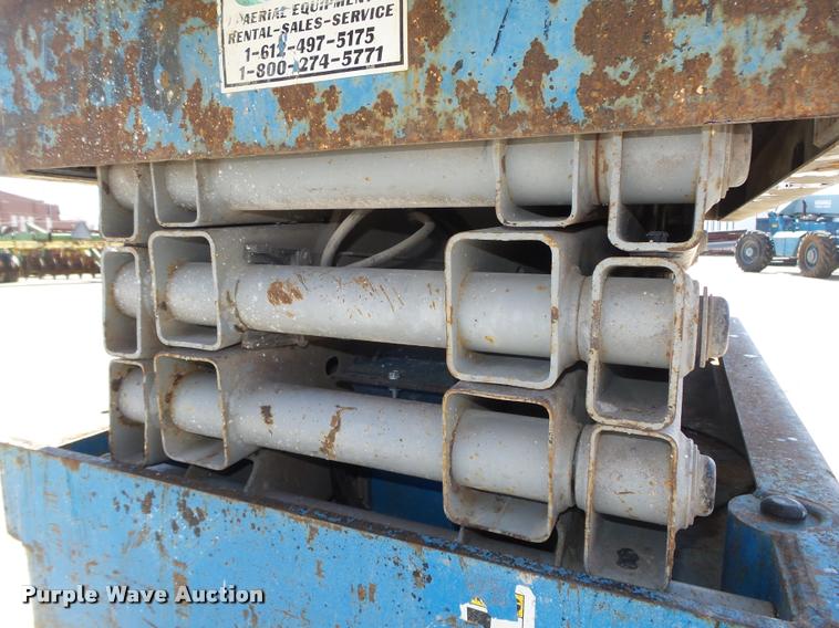 image for item DA0570 Genie GS1930 scissor lift