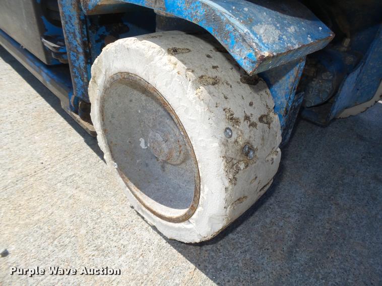 image for item DA0570 Genie GS1930 scissor lift