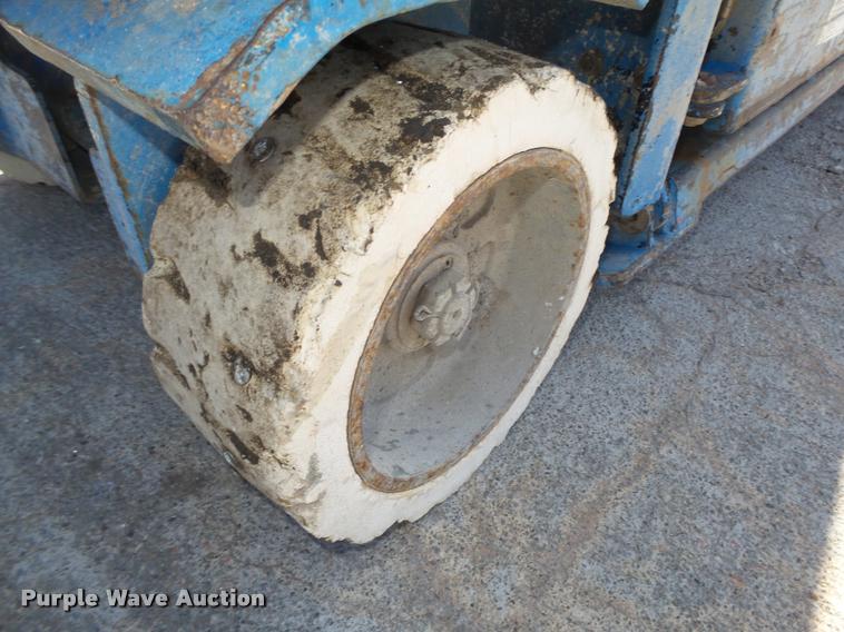 image for item DA0570 Genie GS1930 scissor lift