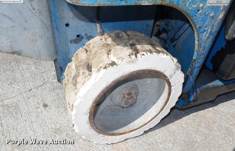 image for item DA0570 Genie GS1930 scissor lift