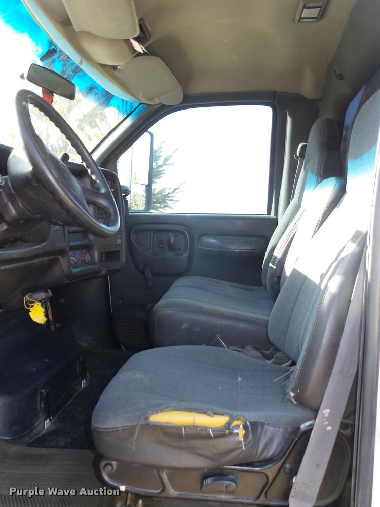 image for item DA0578 2005 Chevrolet C4500 flatbed truck