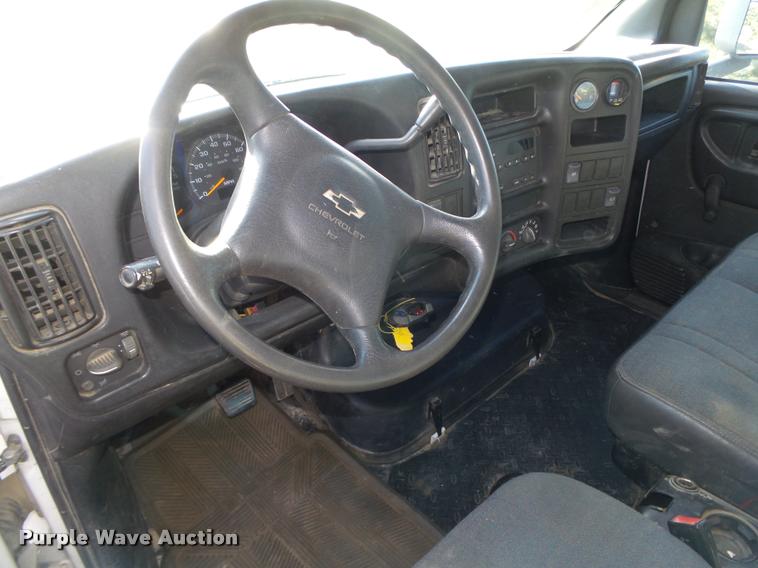 image for item DA0578 2005 Chevrolet C4500 flatbed truck