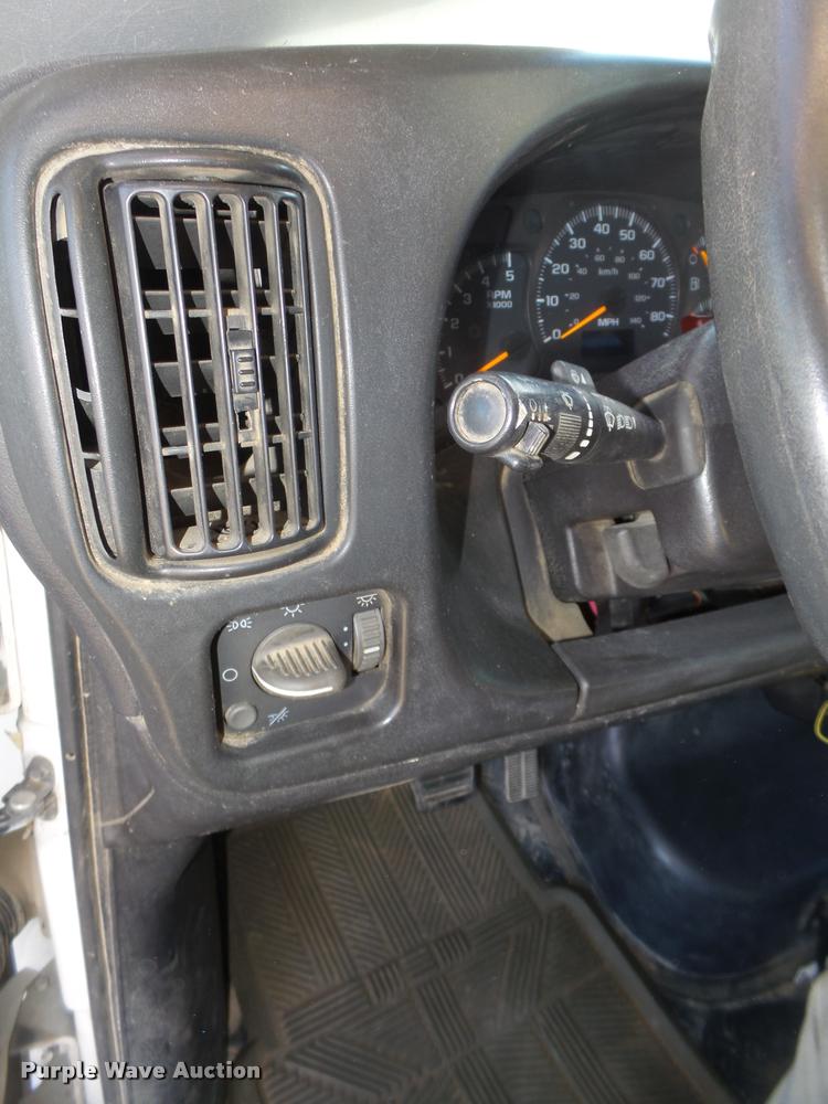 image for item DA0578 2005 Chevrolet C4500 flatbed truck