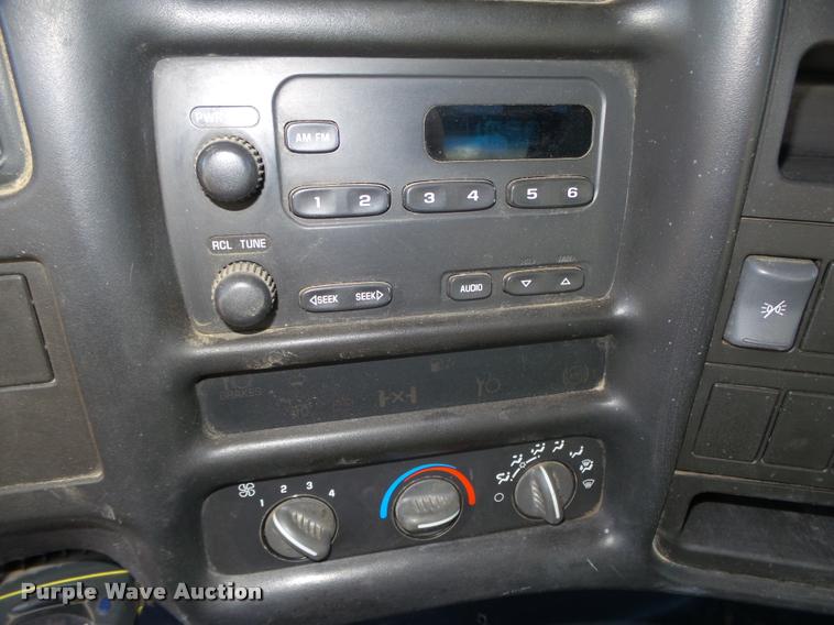 image for item DA0578 2005 Chevrolet C4500 flatbed truck