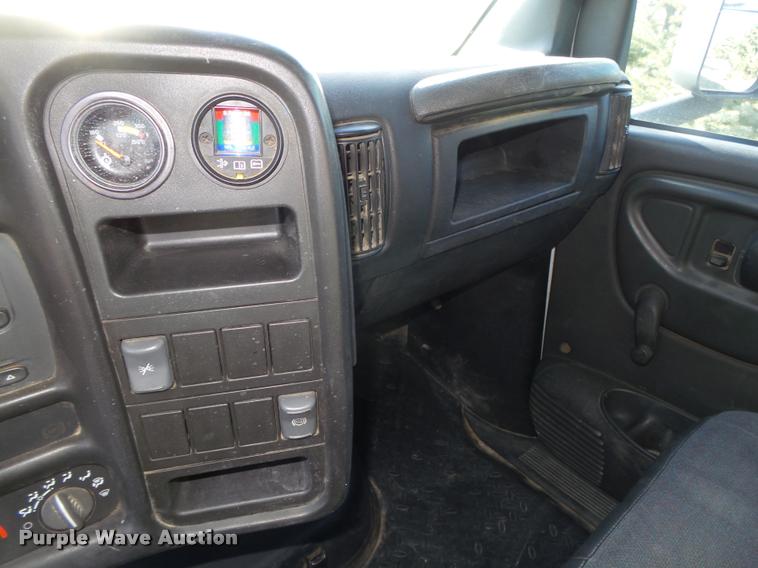 image for item DA0578 2005 Chevrolet C4500 flatbed truck