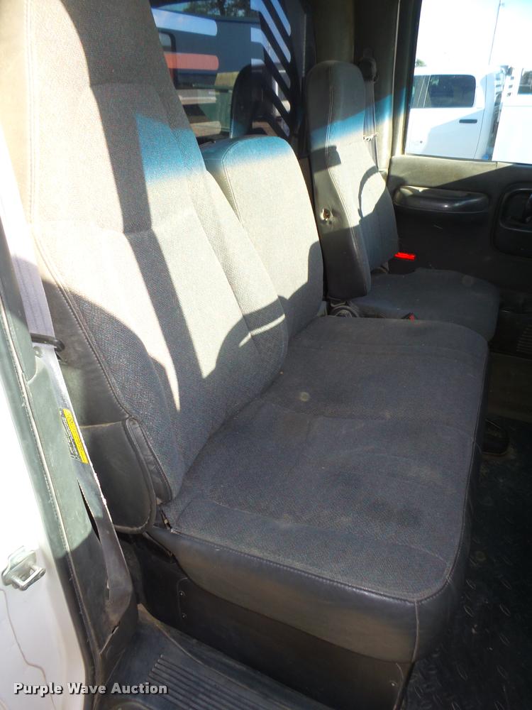 image for item DA0578 2005 Chevrolet C4500 flatbed truck