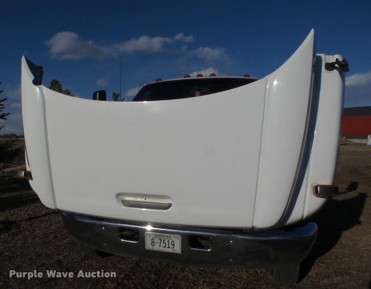 image for item DA0578 2005 Chevrolet C4500 flatbed truck