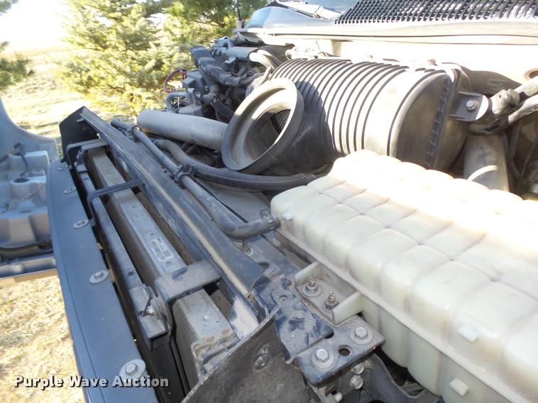 image for item DA0578 2005 Chevrolet C4500 flatbed truck