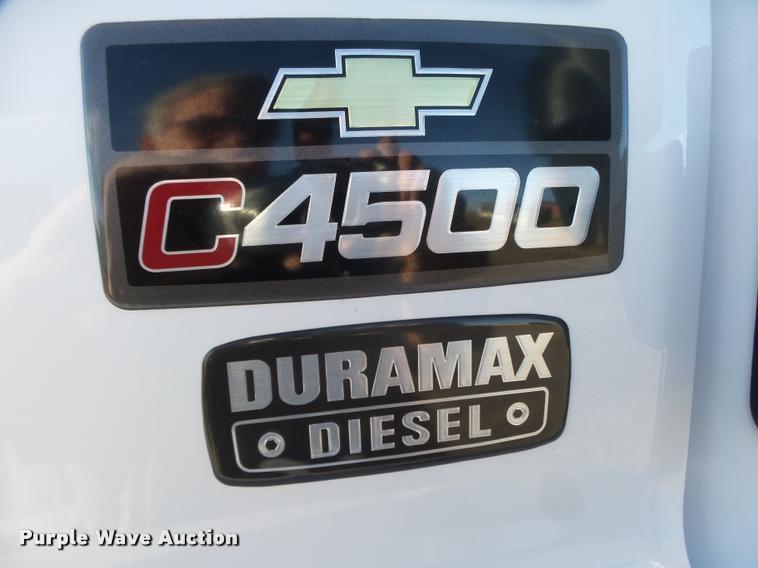 image for item DA0578 2005 Chevrolet C4500 flatbed truck