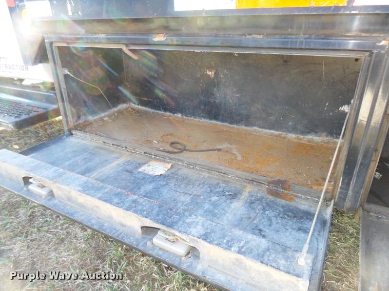 image for item DA0578 2005 Chevrolet C4500 flatbed truck