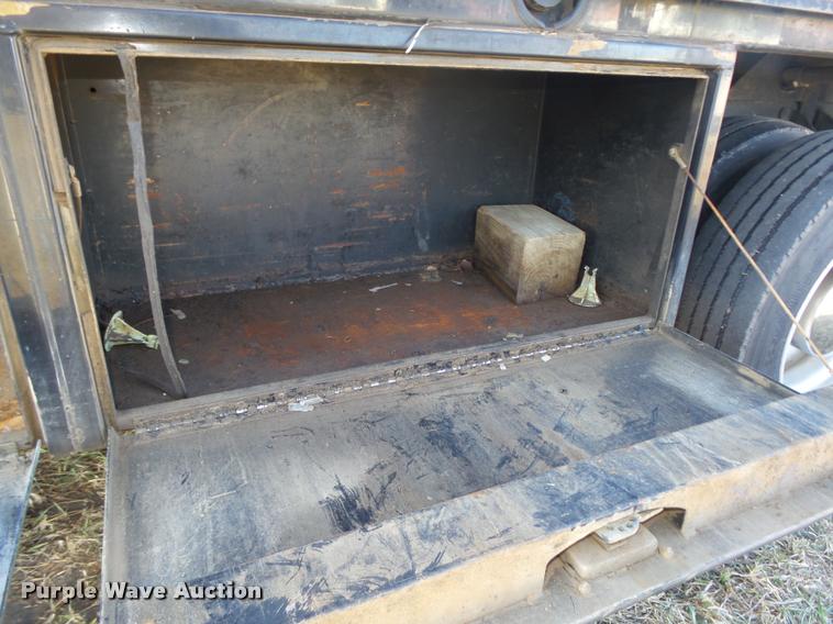 image for item DA0578 2005 Chevrolet C4500 flatbed truck