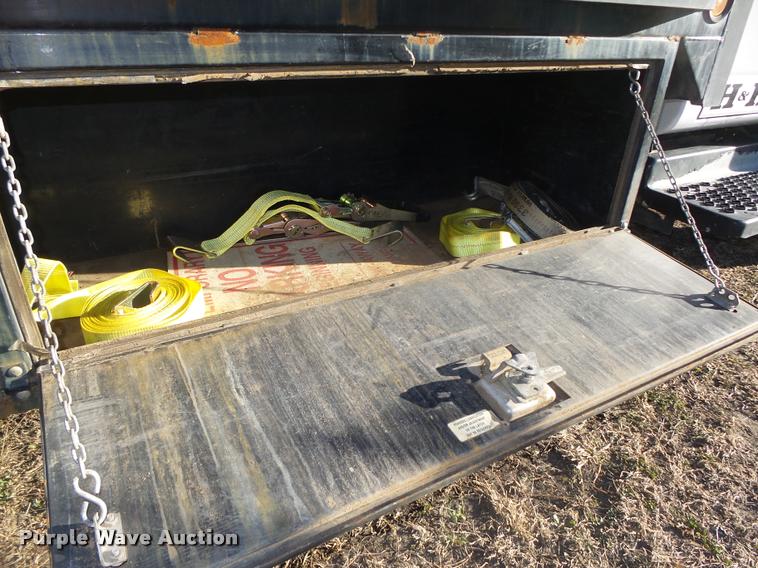 image for item DA0578 2005 Chevrolet C4500 flatbed truck