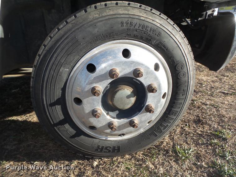 image for item DA0578 2005 Chevrolet C4500 flatbed truck