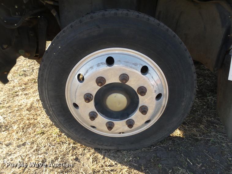 image for item DA0578 2005 Chevrolet C4500 flatbed truck